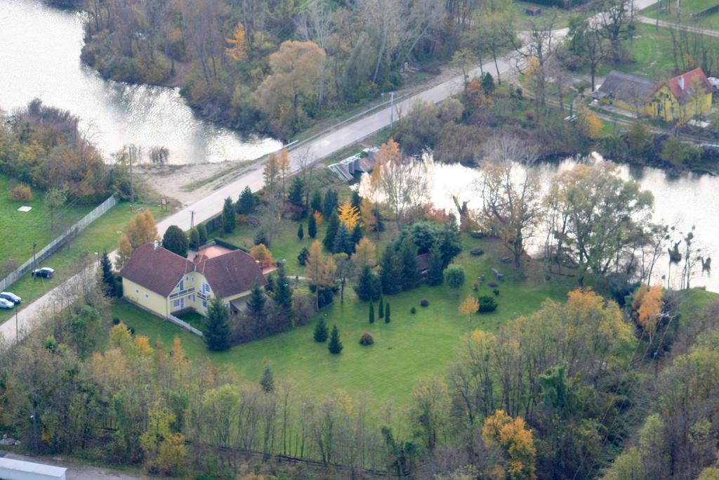 Villa Hedi Дунакилити Экстерьер фото